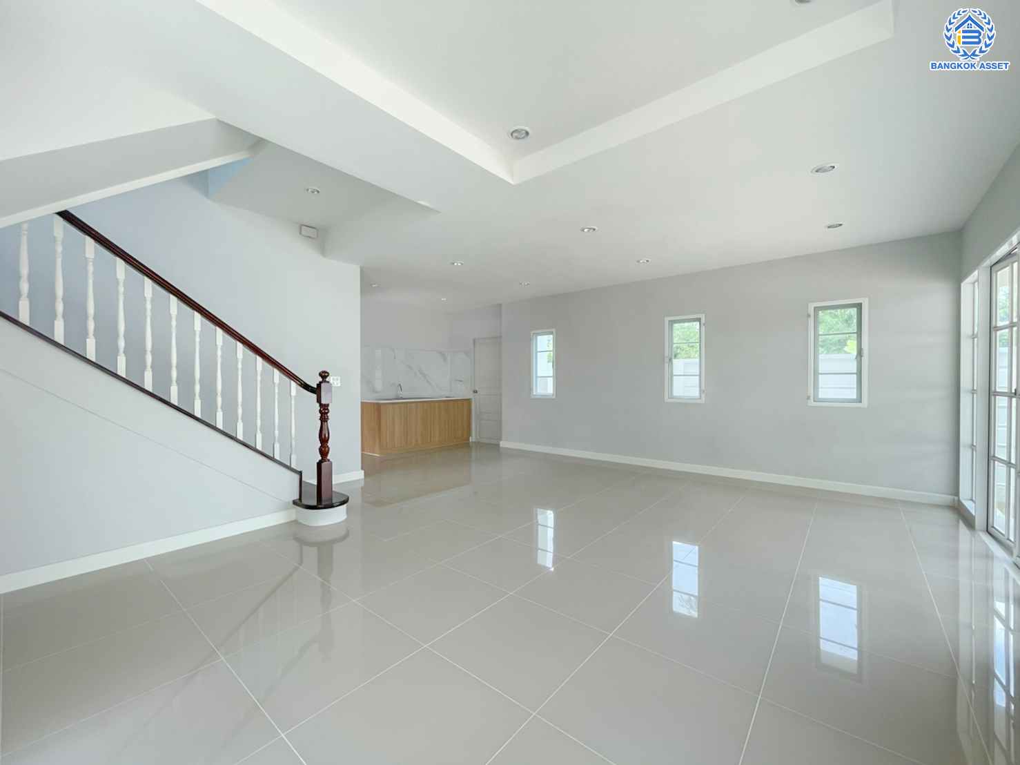 บ้านมือสองตกแต่งใหม่ ม.ภัทรา รามอินทรา5 หลังมุม! บนเนื้อที่กว้างขวางถึง 67.1 ตร.ว. ฟังกชัน 3 ห้องนอน 1 ห้องแม่บ้าน 3 ห้องนอน บ้านสวย พร้อมเข้าอยู่ ตรงข้ามสนามมวยลุมพินี บนทำเลศักยภาพ ใกล้รถไฟฟ้าสายสีชมพู "สถานีรามอินทรา 3"